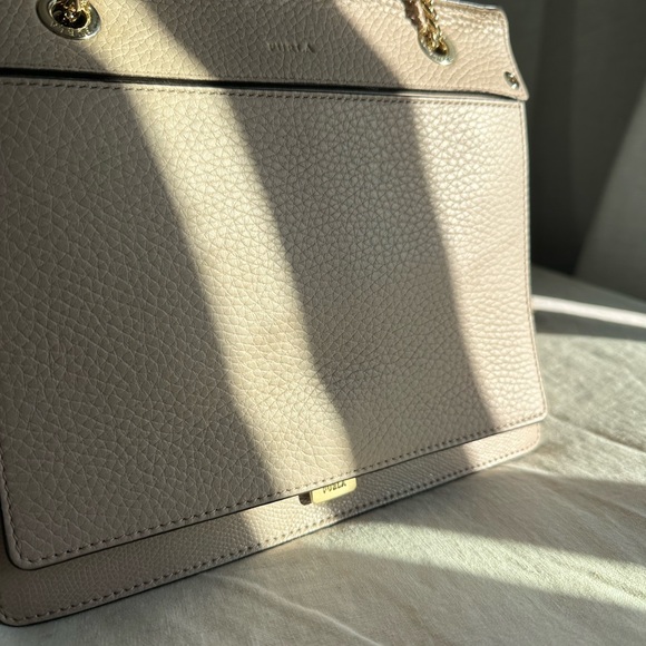 Furla crossbody/shoulder bag. - Picture 4 of 6